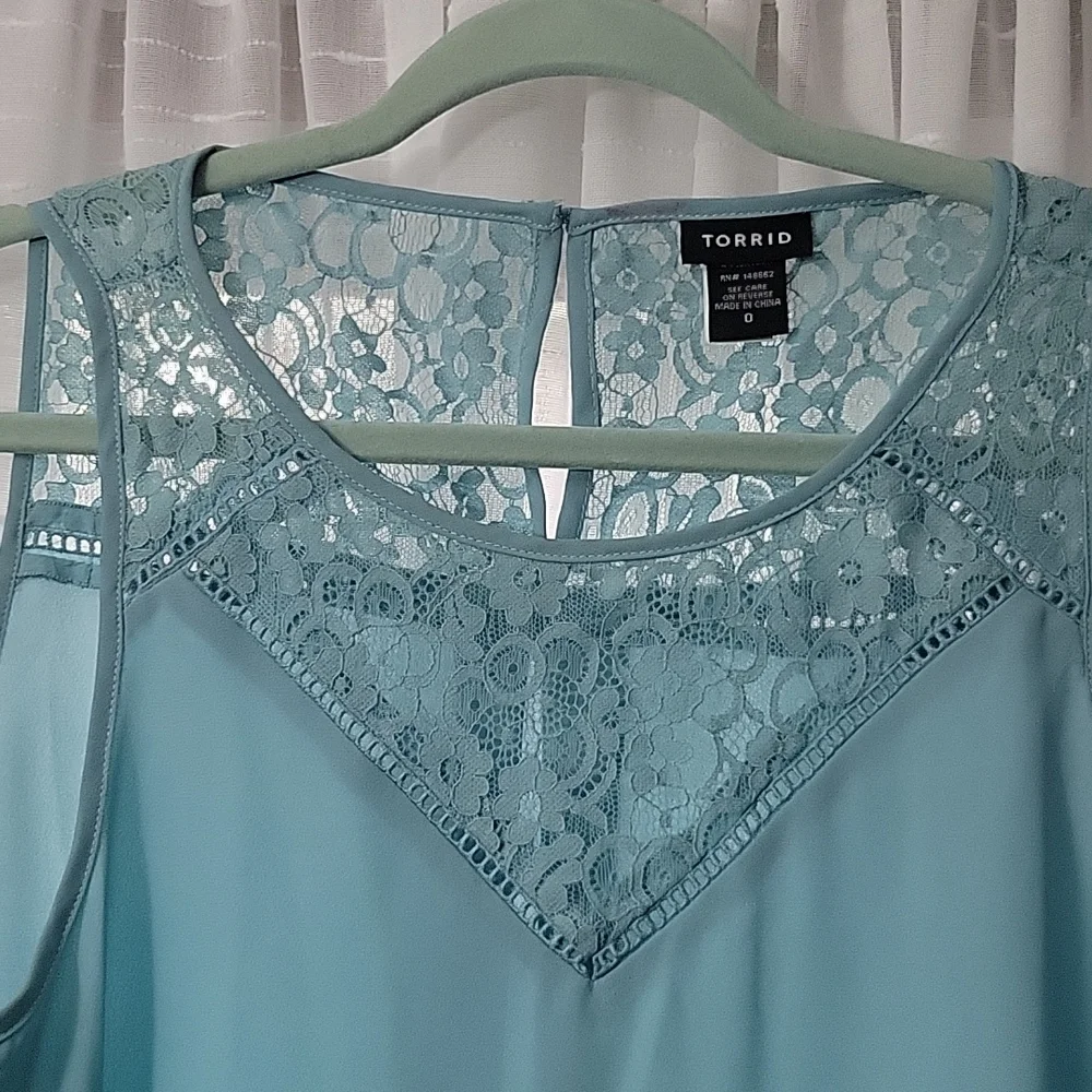 Torrid Tank - Picture 4 of 4